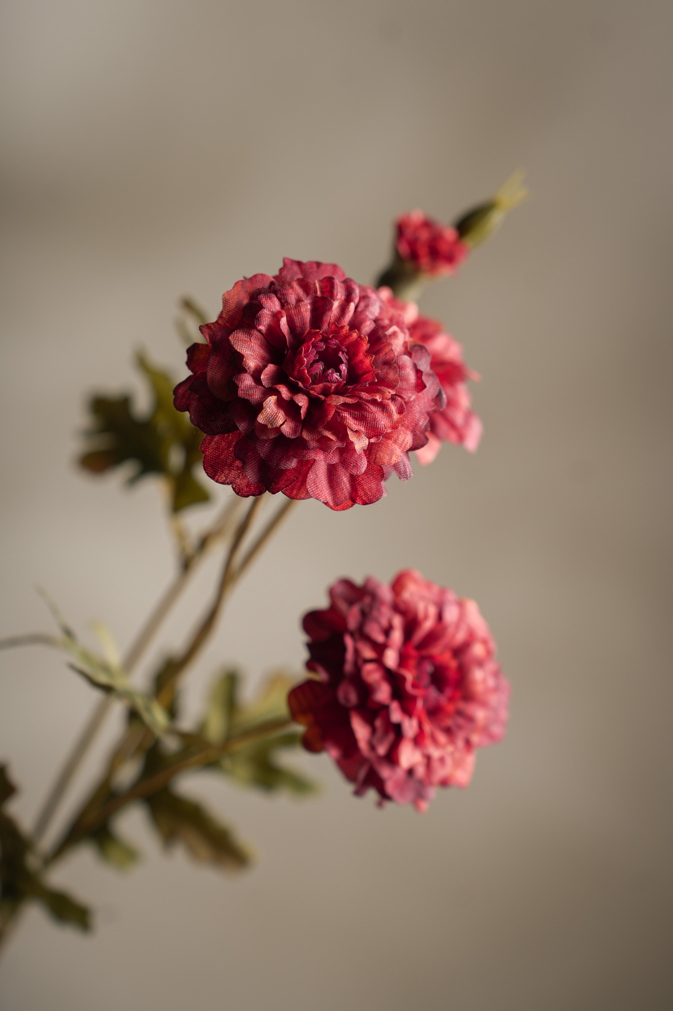 Konstgjord röd Tagetes 55cm