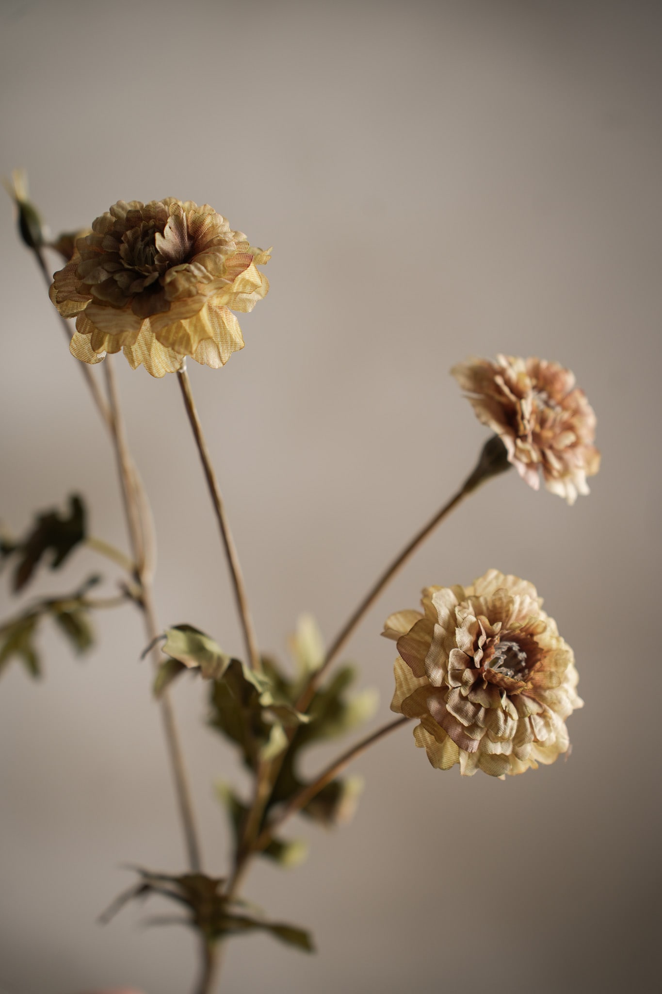 Konstgjord cremefärgad Tagetes 55 cm